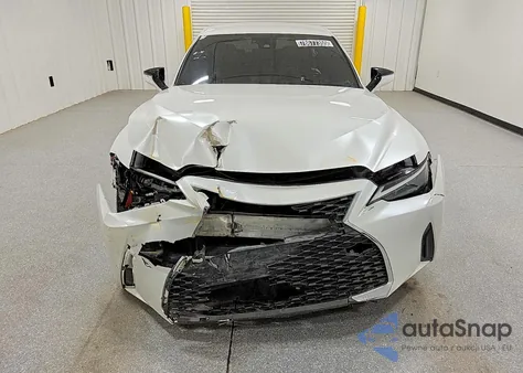 2021 Lexus Is 300 Base z USA, uszkodzony, nr VIN JTHAA1D21M5112056